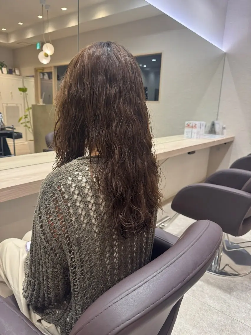 パーマ ワタナベ ヒヨリのヘアスタイル
