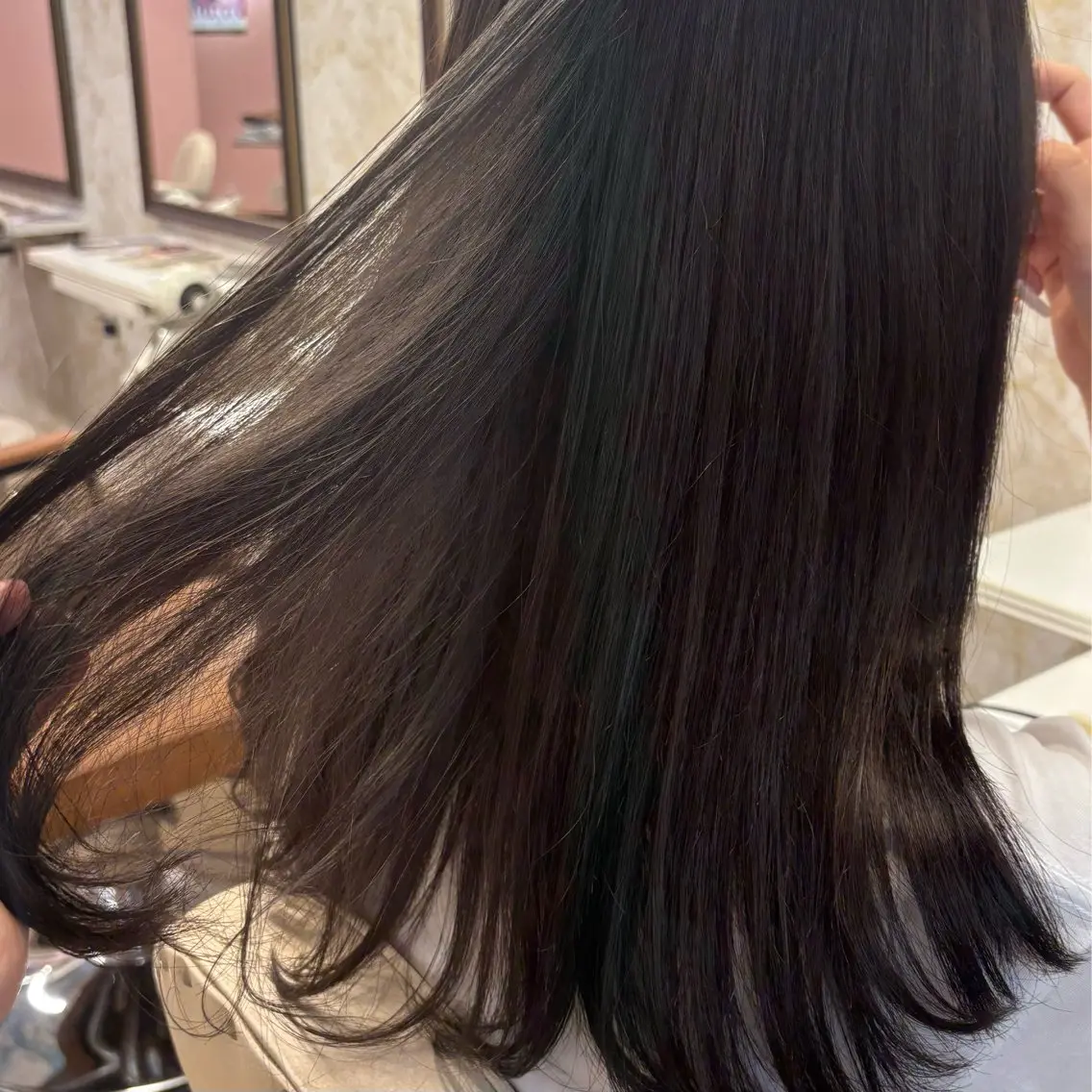 ミディアム カラー ブリーチ 透明感カラー ヘアカラー 津村 慶のヘアスタイル