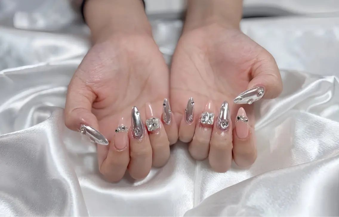 ネイル オーロラネイル チークネイル フットネイル フレンチネイル ジェルネイル ハンドネイル Havi Nailsのネイルデザイン