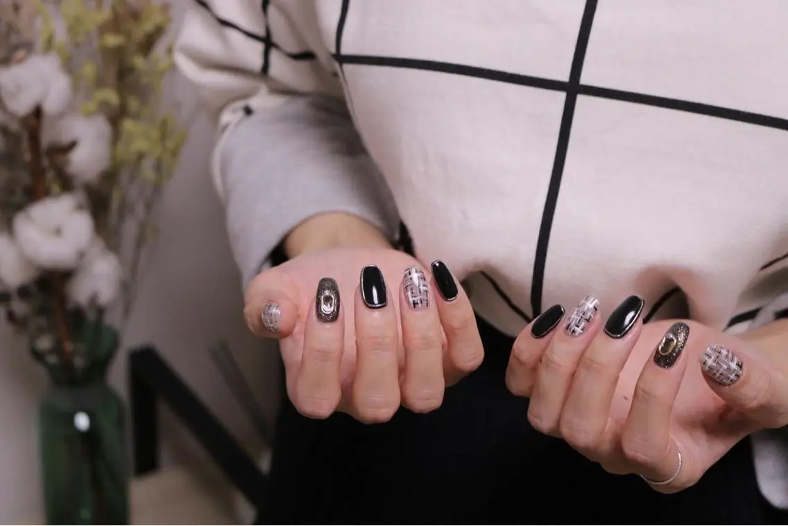 ネイル オーロラネイル カジュアル 長さ出し ジェルネイル 韓国ネイル ハンドネイル MH Nailのネイルデザイン