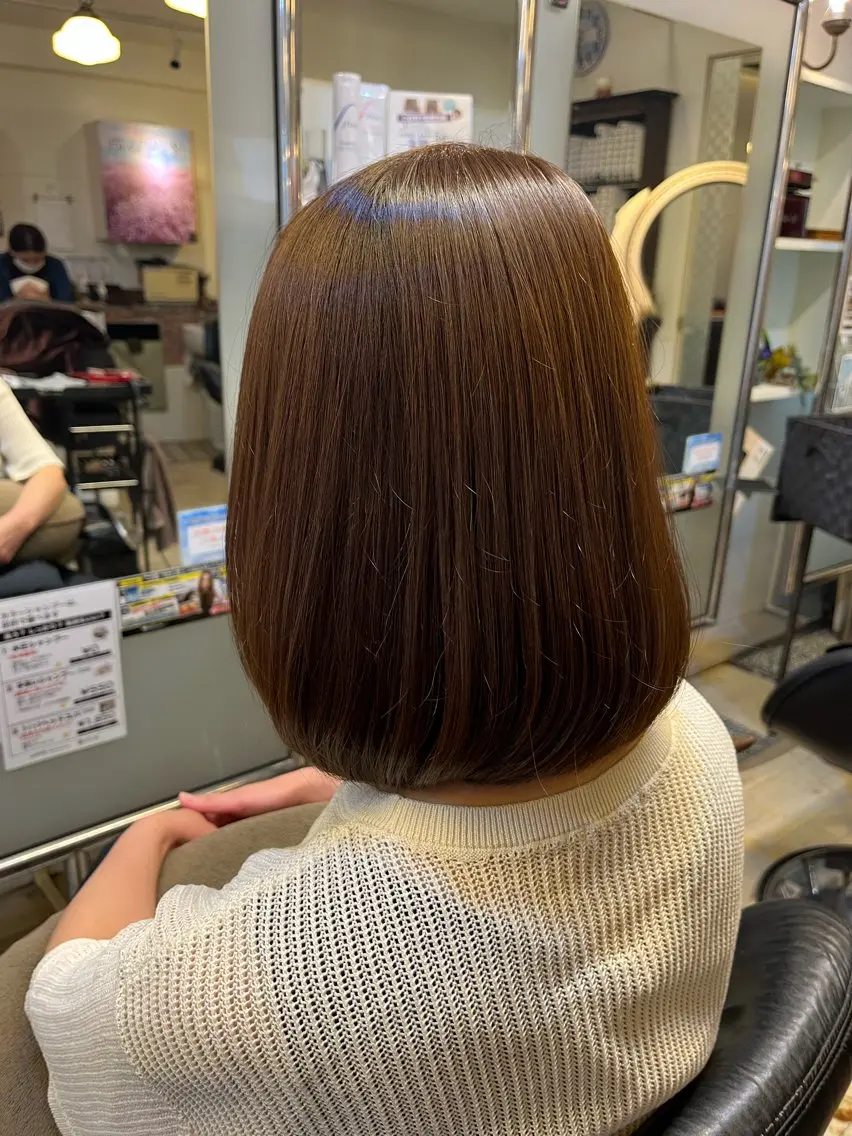 ミディアム 矢崎 身江子のヘアスタイル