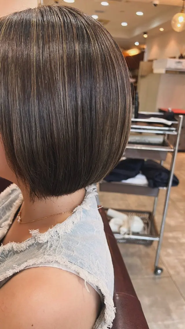 ショート カラー カット ヘアカラー トリートメント 髪質改善 小坂隼斗のヘアスタイル