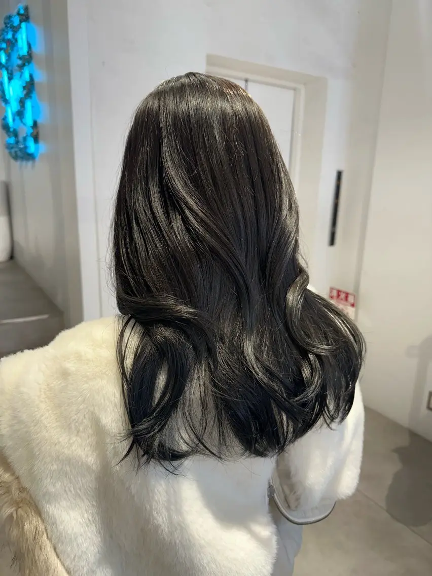 セミロング ヘアカラー 韓国ヘアメンズ・レデ ィース特化ミクのヘアスタイル
