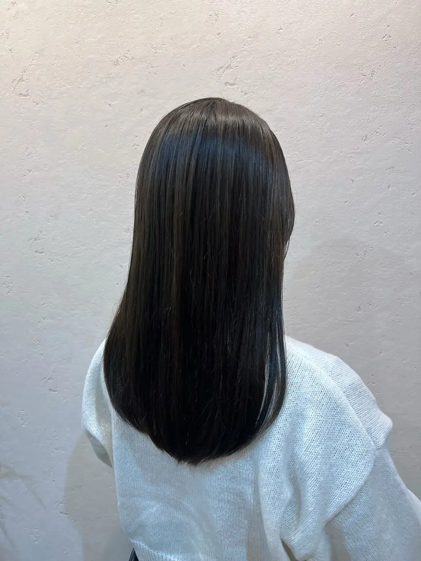 ロング カラー アッシュ アッシュグレー アッシュグレージュ 透明感カラー グレージュ ヘアカラー トリートメント 工藤 梨花のヘアスタイル