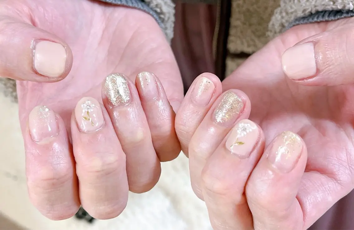 ネイル オーロラネイル フットネイル フレンチネイル ジェルネイル 韓国ネイル ハンドネイル mogunail &blowのネイルデザイン