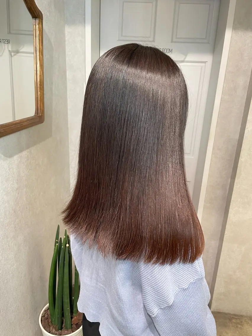 セミロング 酸性ストレート 縮毛矯正 ナチュラル透明感🌱 小山美樹子のヘアスタイル