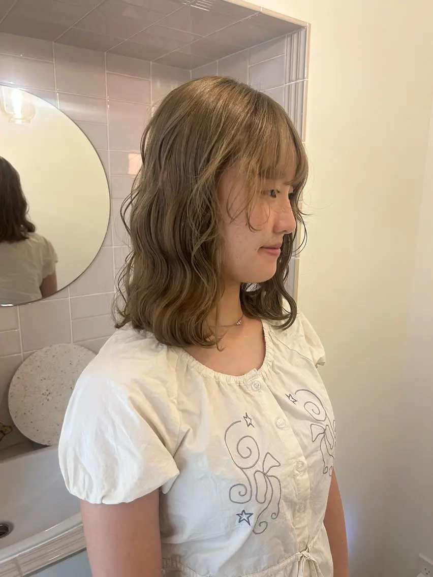 カラー ベージュカラー 透明感カラー ミルクティーベージュ 外国人風カラー 藤原 美羽のヘアスタイル