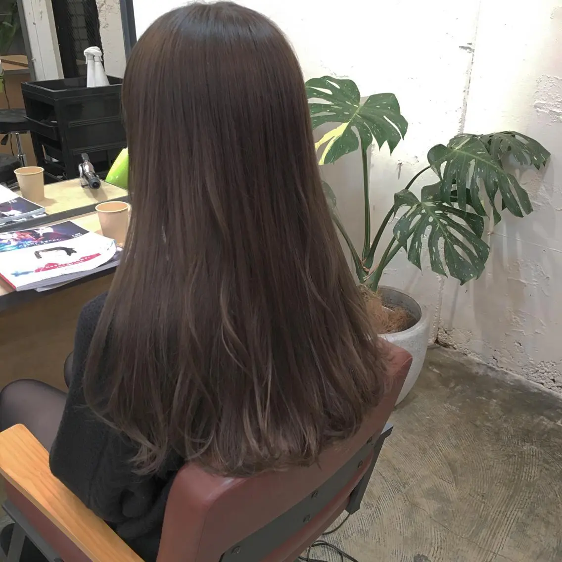 ロング カラー ベージュカラー グラデーションカラー 飯嶋 彩奈のヘアスタイル