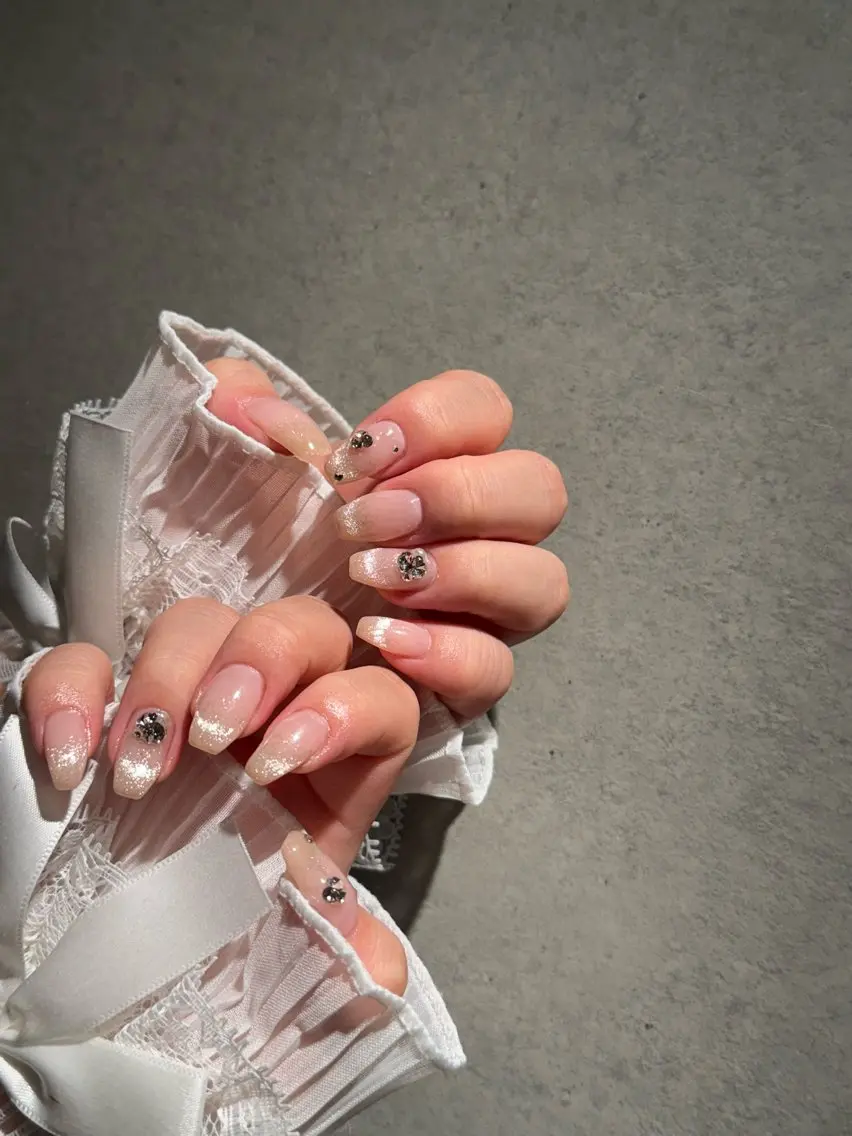 ネイル I-nailロング /ワンホン/キラキラのネイルデザイン