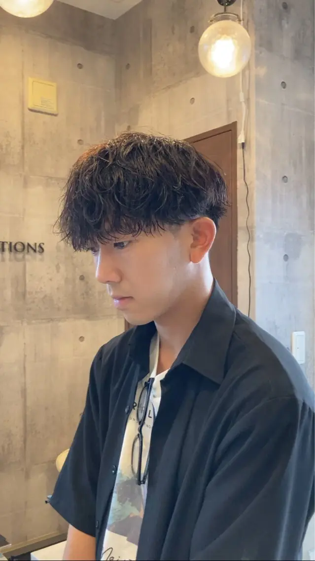 ミディアム パーマ メンズ 波巻きパーマ カット パーマ ハマノ ミユのヘアスタイル