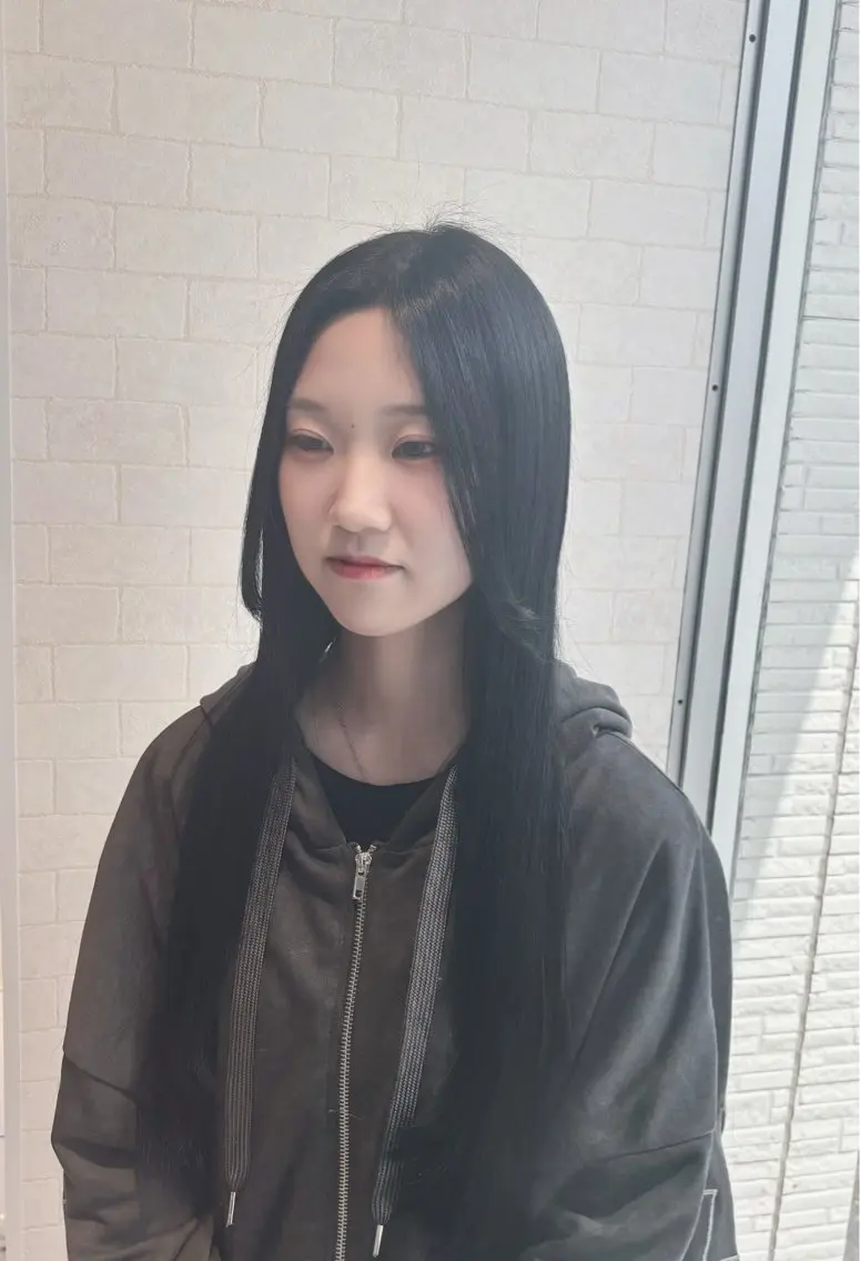 ロング カラー ブリーチ ハイトーンカラー H. shinkaiのヘアスタイル