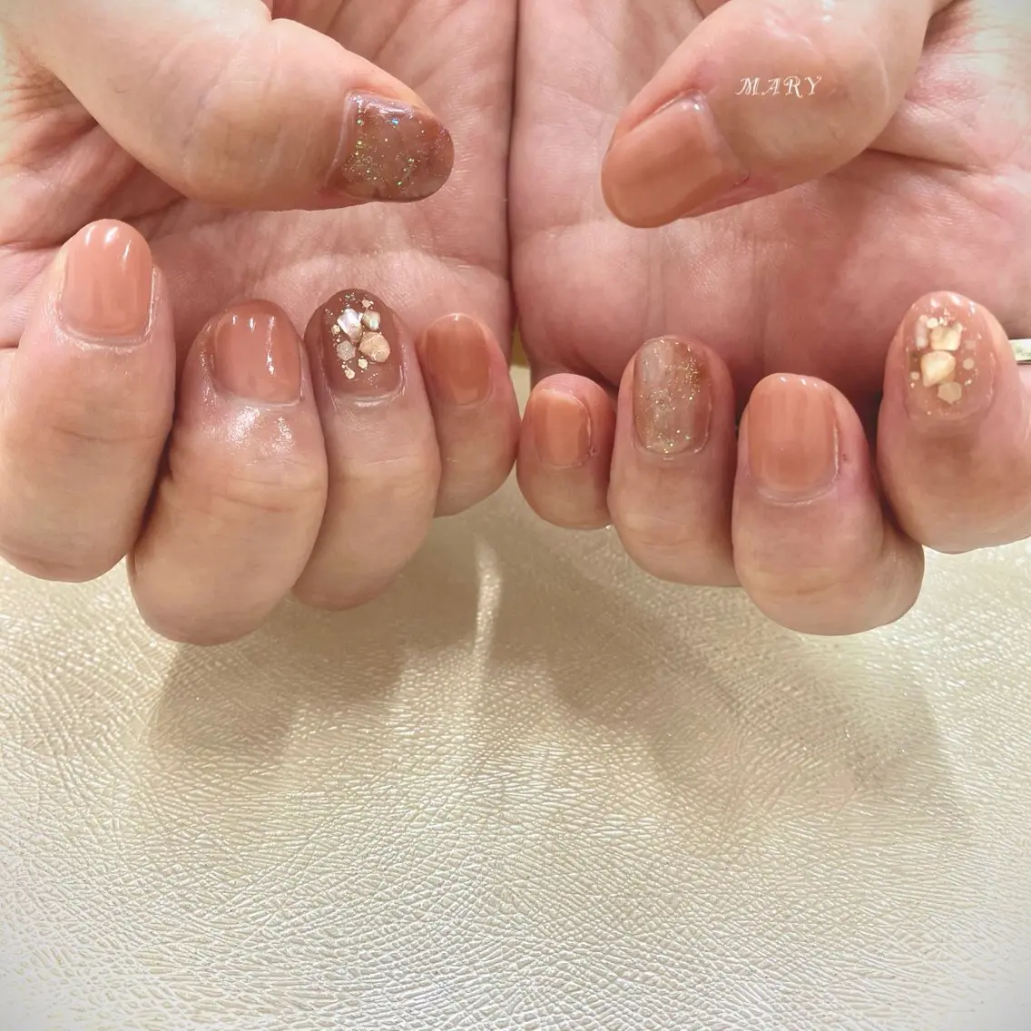ネイル キラキラネイル マグネットネイル ニュアンスネイル ワンカラーネイル ハンドネイル Mary nail .narumiのネイルデザイン