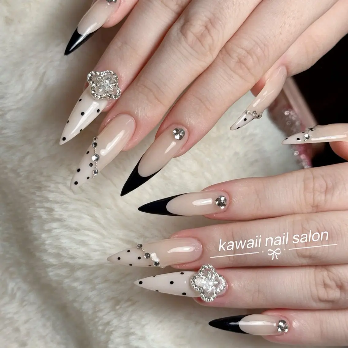 ネイル 長さ出し ジェルネイル キラキラネイル 韓国ネイル ロングネイル Kawaii Nail Salonのネイルデザイン
