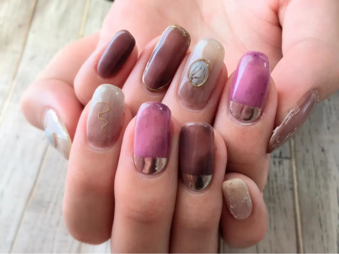 ネイル ミラーネイル ニュアンスネイル ショートネイル 冬ネイル nailroom OHANA🌴のネイルデザイン