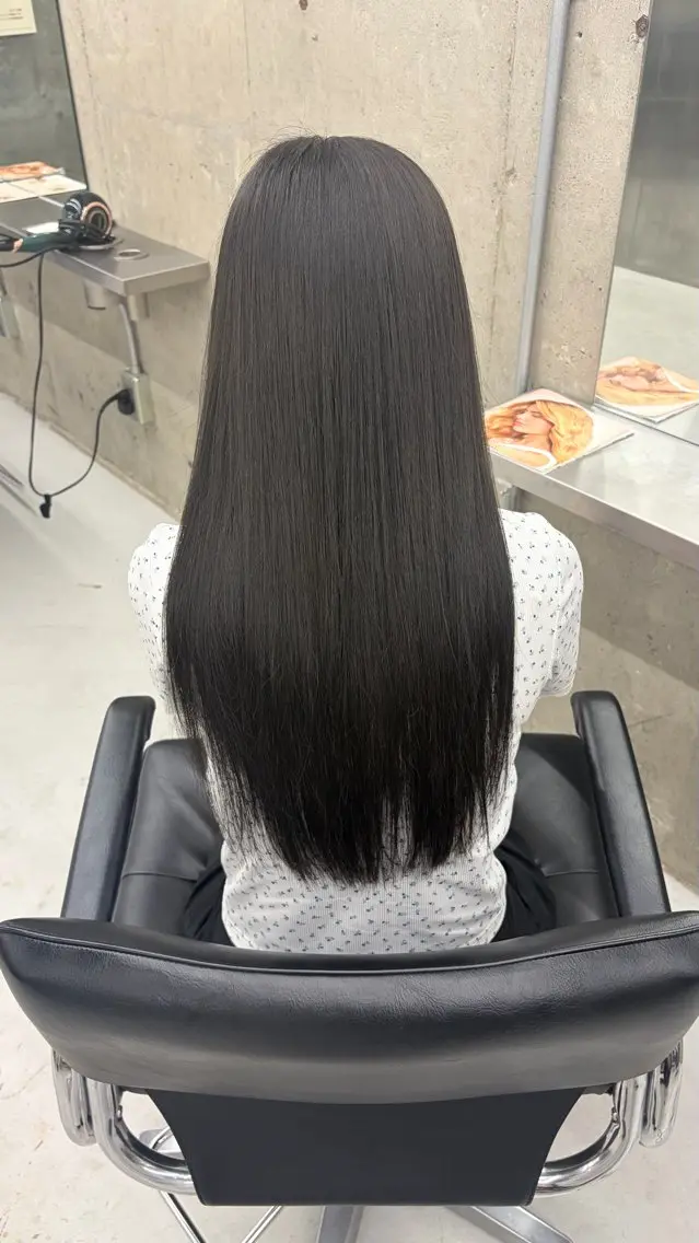 ロング ヘアカラー MIINA / 透明感カラーのヘアスタイル