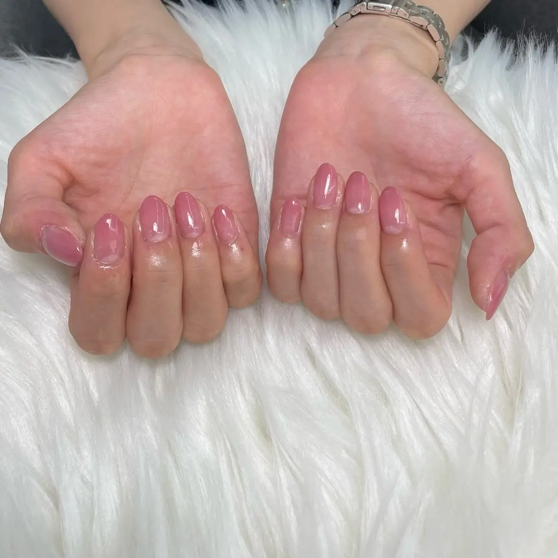 ネイル ジェルネイル オフィスネイル ワンカラーネイル ピンク シンプルネイル ハンドネイル Quee Stllaのネイルデザイン