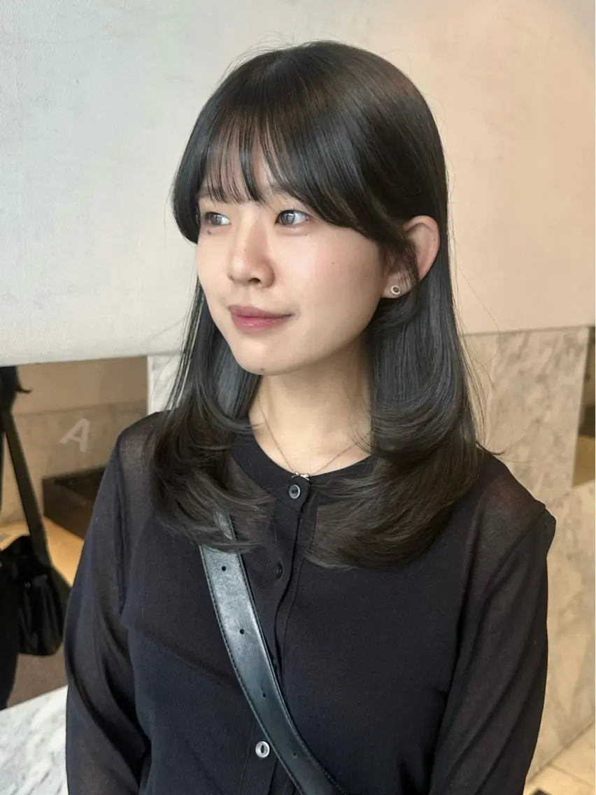 セミロング 'AXIS wakanaのヘアスタイル