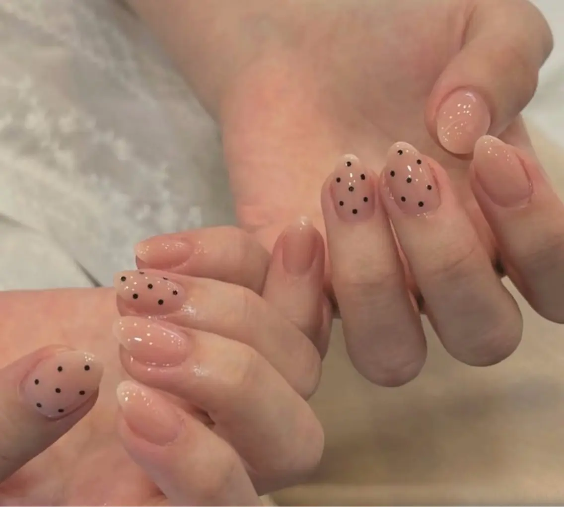 ネイル チークネイル グラデーション マグネットネイル シンプルネイル 春ネイル AZA NAILROOMのネイルデザイン