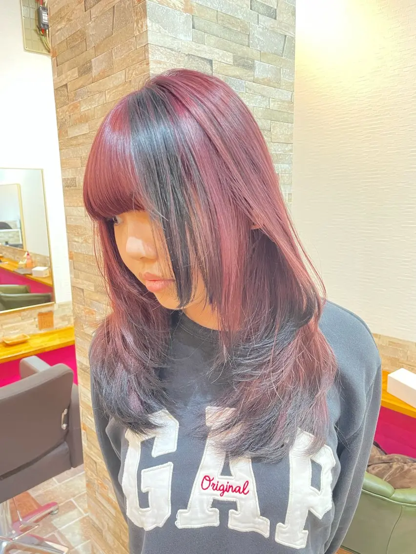 ロング カラー デザインカラー ハイレイヤー レイヤーカット カット ヘアカラー YUI/ ブリーチカラー🌷のヘアスタイル