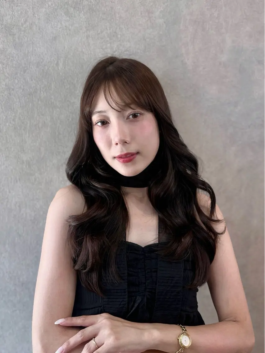 ロング デート 顔周りカット ヨシンモリ 韓国風ヘア レイヤーカット 𝒓𝒊𝒏𝒂 /水光カラーのヘアスタイル