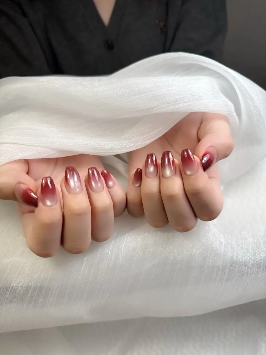 ネイル チークネイル フレンチネイル グラデーション 韓国ネイル マグネットネイル ハンドネイル Hana Nailのネイルデザイン