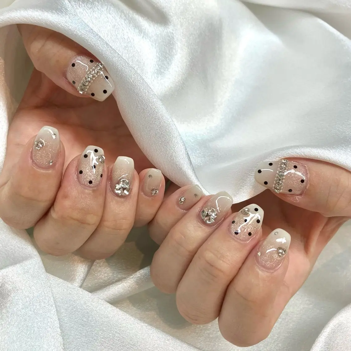 ネイル ハンドネイル Ayaka 🧸☀️ 銀座/韓国ワンホンのネイルデザイン