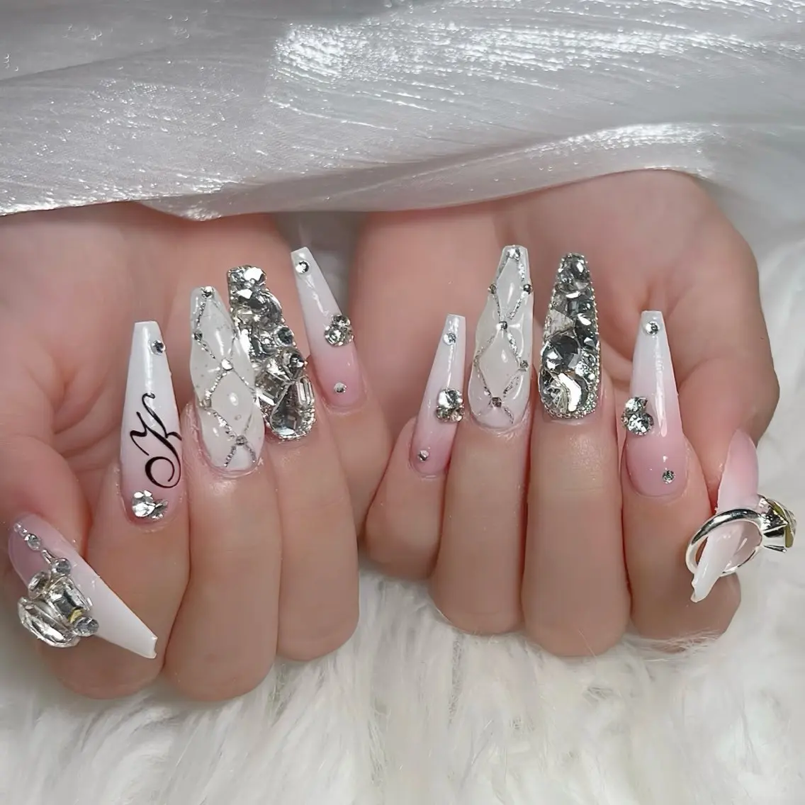 ネイル オーロラネイル 長さ出し フラッシュネイル フレンチネイル ジェルネイル ハンドネイル Amee Nail Salonのネイルデザイン