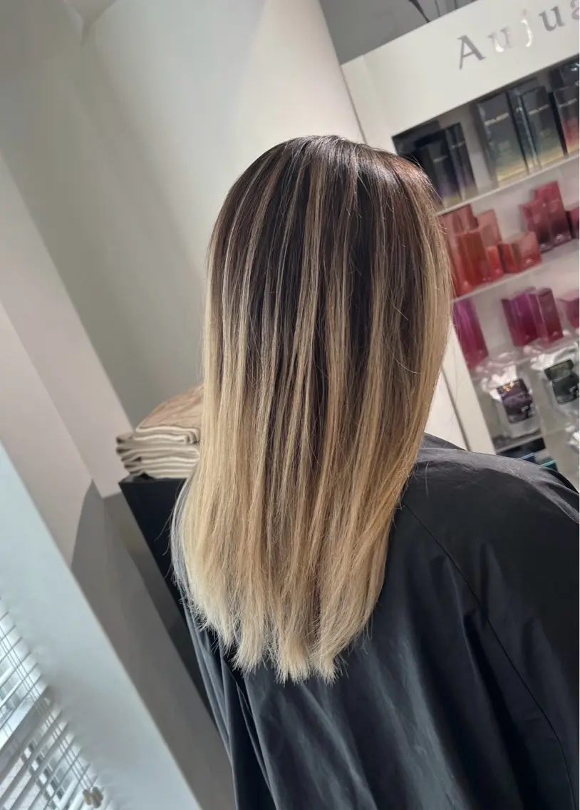 セミロング カラー バレイヤージュ ベージュカラー ホワイトベージュ レイヤーカット 指名数No.1 /NAOYAのヘアスタイル
