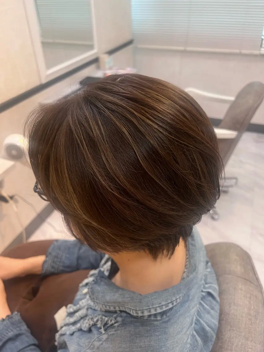ショート カラー カット ヘアカラー トリートメント 大人デザイン 🍃MORIKA🍃のヘアスタイル