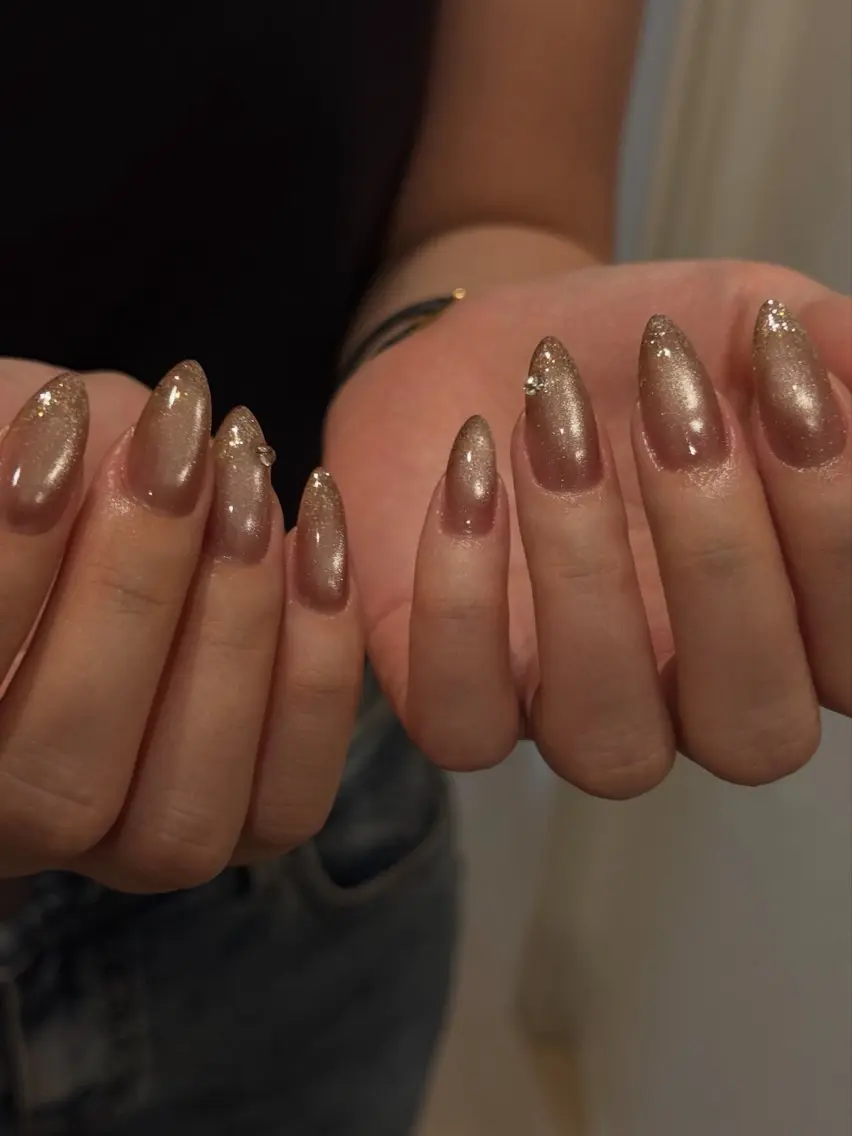 60色以上選べる🩷マグネットネイル💅（オフ込み）の写真