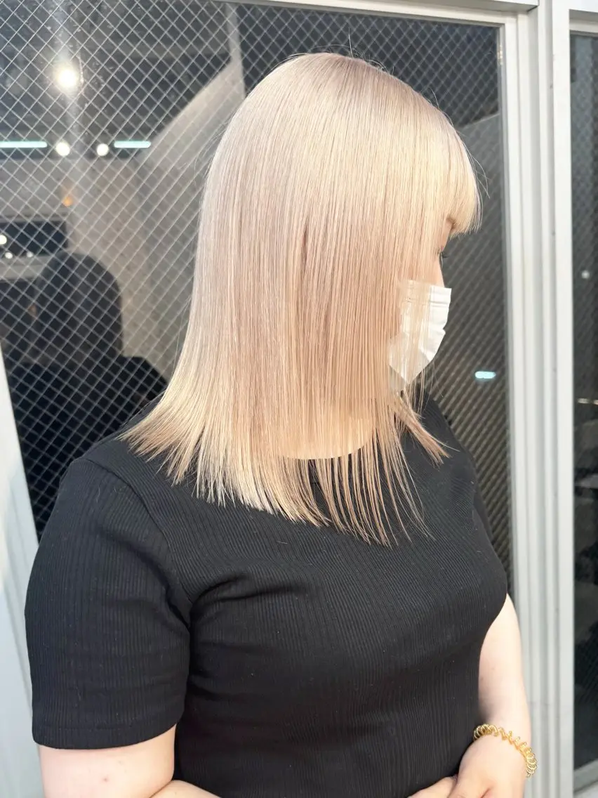 ミディアム カラー ヘアアレンジ ミディアムパーマ ブリーチ ブロンド ケアブリーチ ダブルカラー ヘアカラー トリートメント lani ブリーチ /ダブルカラーのヘアスタイル