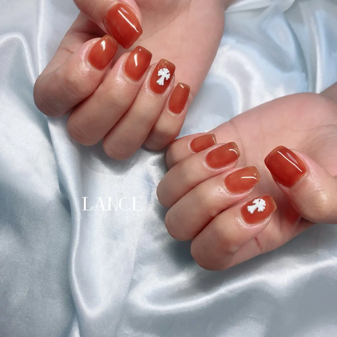 ネイル オーロラネイル フレンチネイル グラデーション キラキラネイル 韓国ネイル Lance nailのネイルデザイン