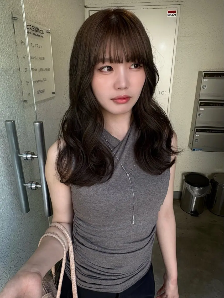 セミロング ヘアカラー siki yuikaのヘアスタイル