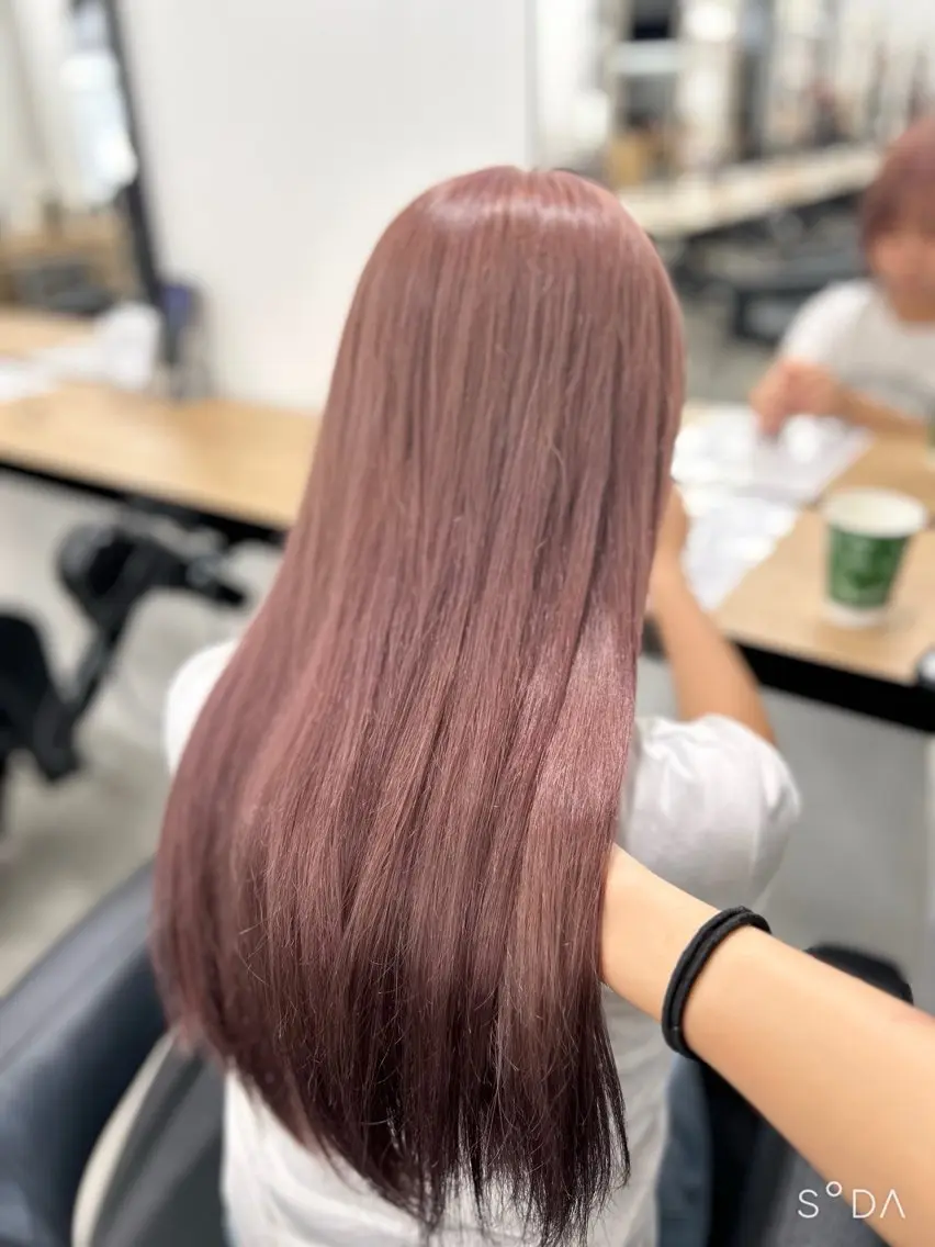 ロング カラー ヘアカラー トリートメント ヘッドスパ ヘアセット YUKA🤍ベージュ /ミルクティーのヘアスタイル