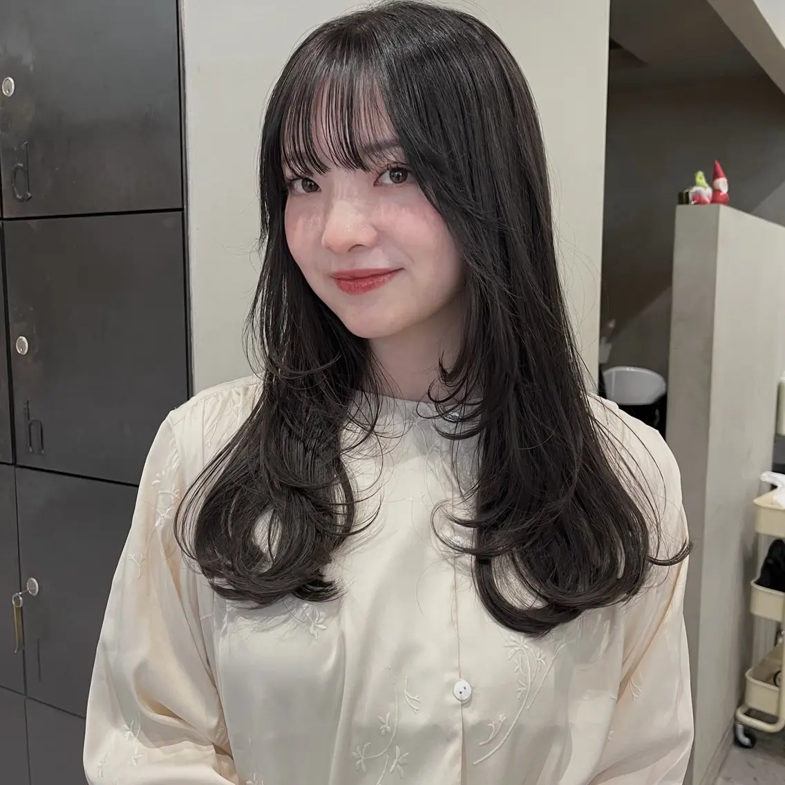 セミロング カラー 透明感カラー グレージュ ラベンダーカラー ラベンダーグレージュ ラベンダーグレー カット ヘアカラー なな/ICI/レイヤ ーパーマ/上前津のヘアスタイル