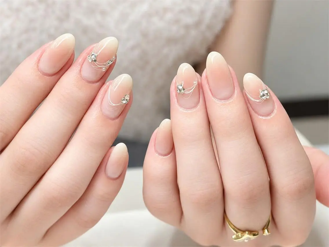 ネイル オーロラネイル ブルー チークネイル 長さ出し フットネイル ハンドネイル NAILS168 池袋西口駅前店のネイルデザイン