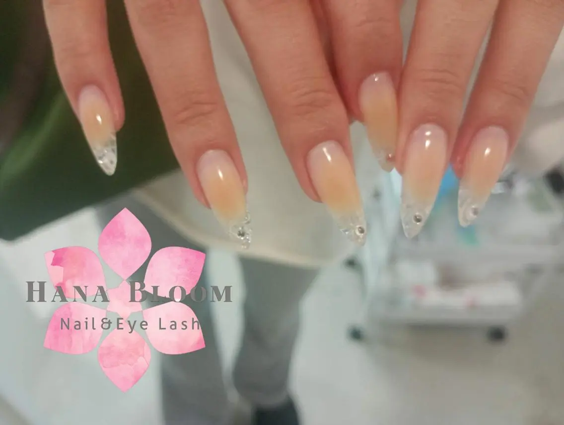 ネイル クリアネイル 長さ出し キラキラネイル 韓国ネイル ロングネイル ハンドネイル ハンドケア Hana Bloom Nail 渋谷道玄坂のネイルデザイン