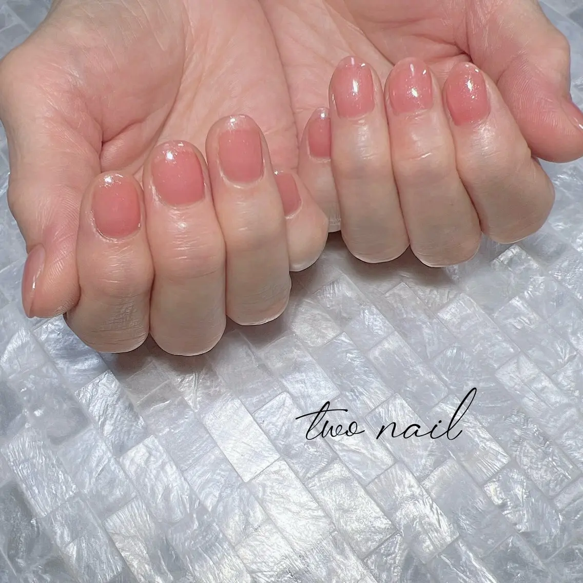 ネイル キラキラネイル ネイルチップ ホワイト ハンドネイル two nailのネイルデザイン