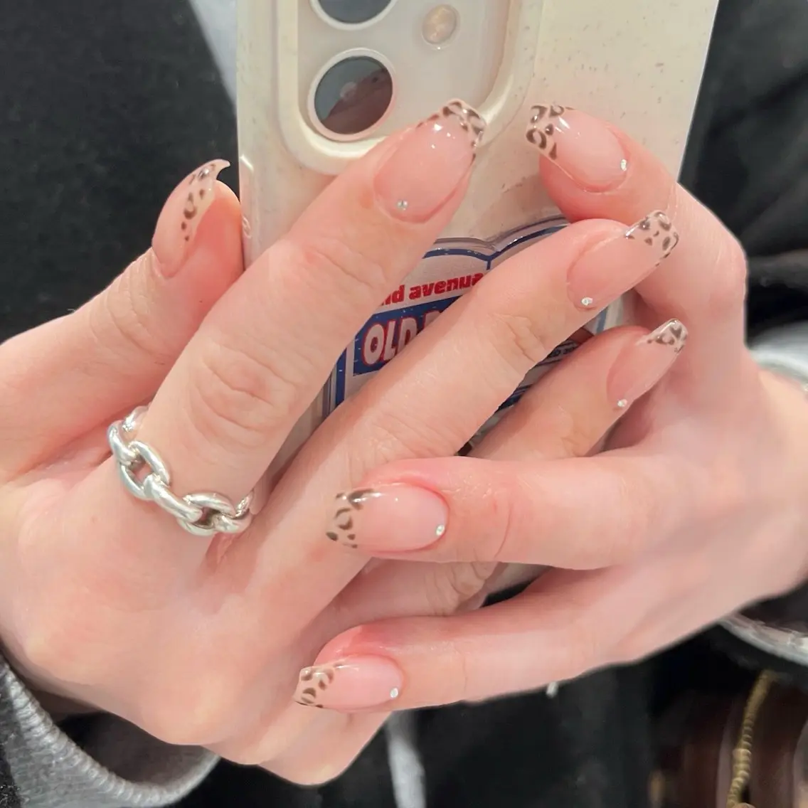 ネイル アニマル柄 フレンチネイル 【うるちゅるnail 】🩰maiのネイルデザイン