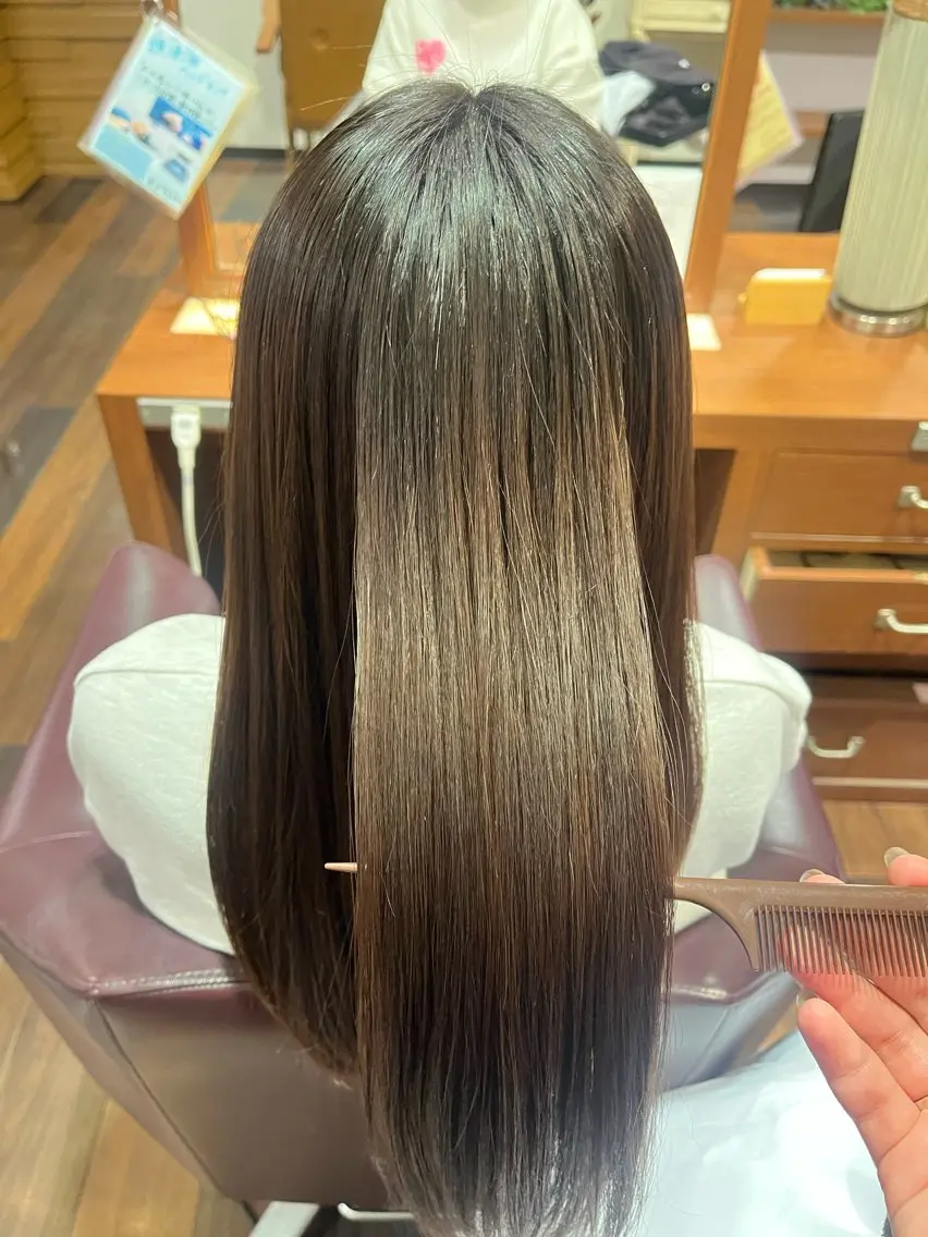 ロング カット 縮毛矯正 よしだ しおりのヘアスタイル