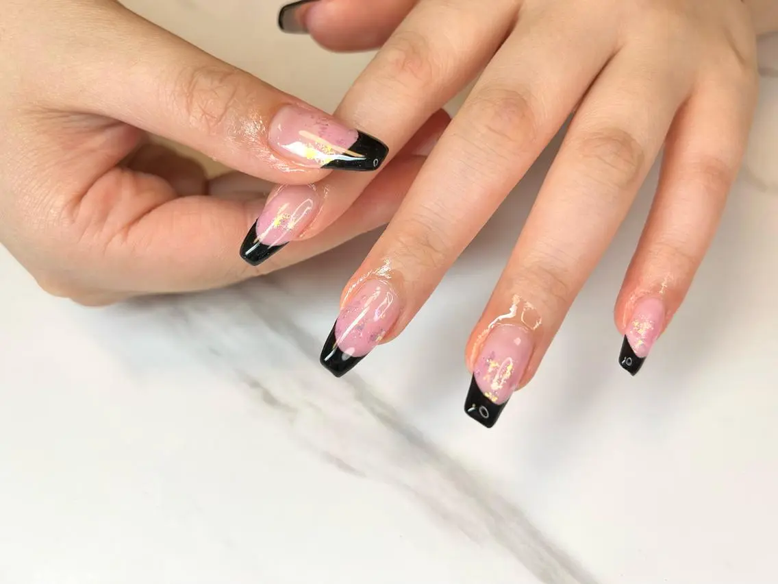 ロング 韓国風ヘア ネイリスト シンのネイルデザイン