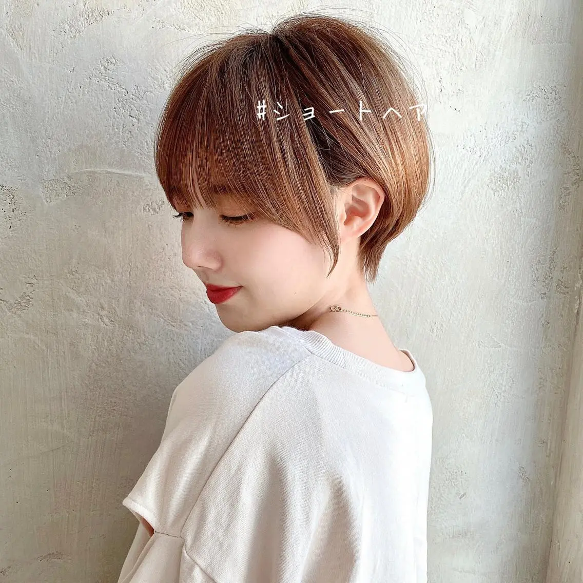 ショート カラー 切りっぱなしボブ ショートボブ アッシュ ベージュカラー ブリーチ カット ヘアカラー トリートメント ショート、ボブの神✨ 峯朋也✂︎✨のヘアスタイル
