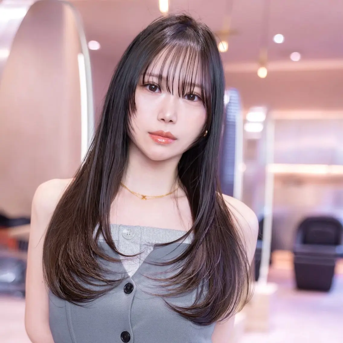 セミロング カラー セミロングレイヤー くびれヘア 顔まわりレイヤー レイヤーカット おくれ毛 カット ヘアカラー トリートメント レイヤーカット/透明 感カラー/遠藤惟斗のヘアスタイル