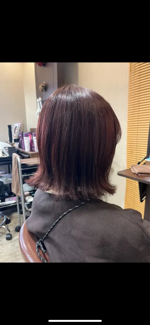 ショート SHIORI💜口コ ミNo.1艶カラーのヘアスタイル