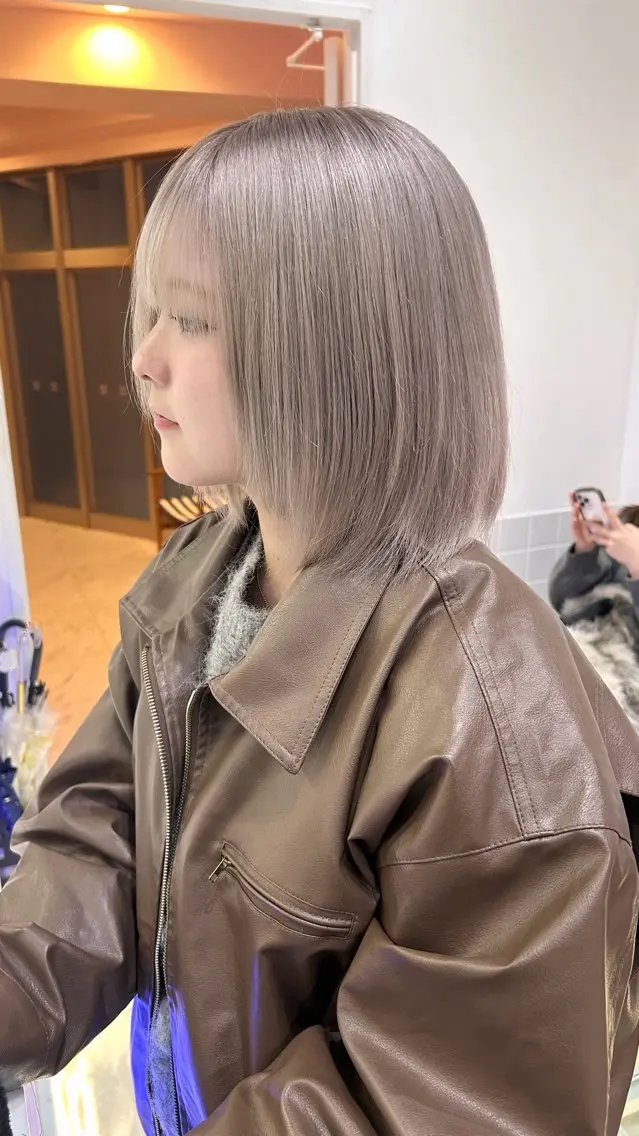 ショート カラー ベージュカラー ホワイトベージュ ヘアカラー レイン🌏🍀 透明感/ハイトーンのヘアスタイル