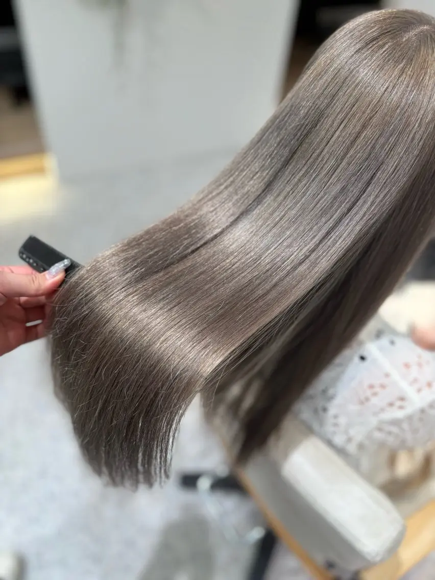 ロング カラー シルバー ヘアカラー ブリーチ/マツエク 𝓡𝓲𝓷🫧のマツエク・マツパデザイン