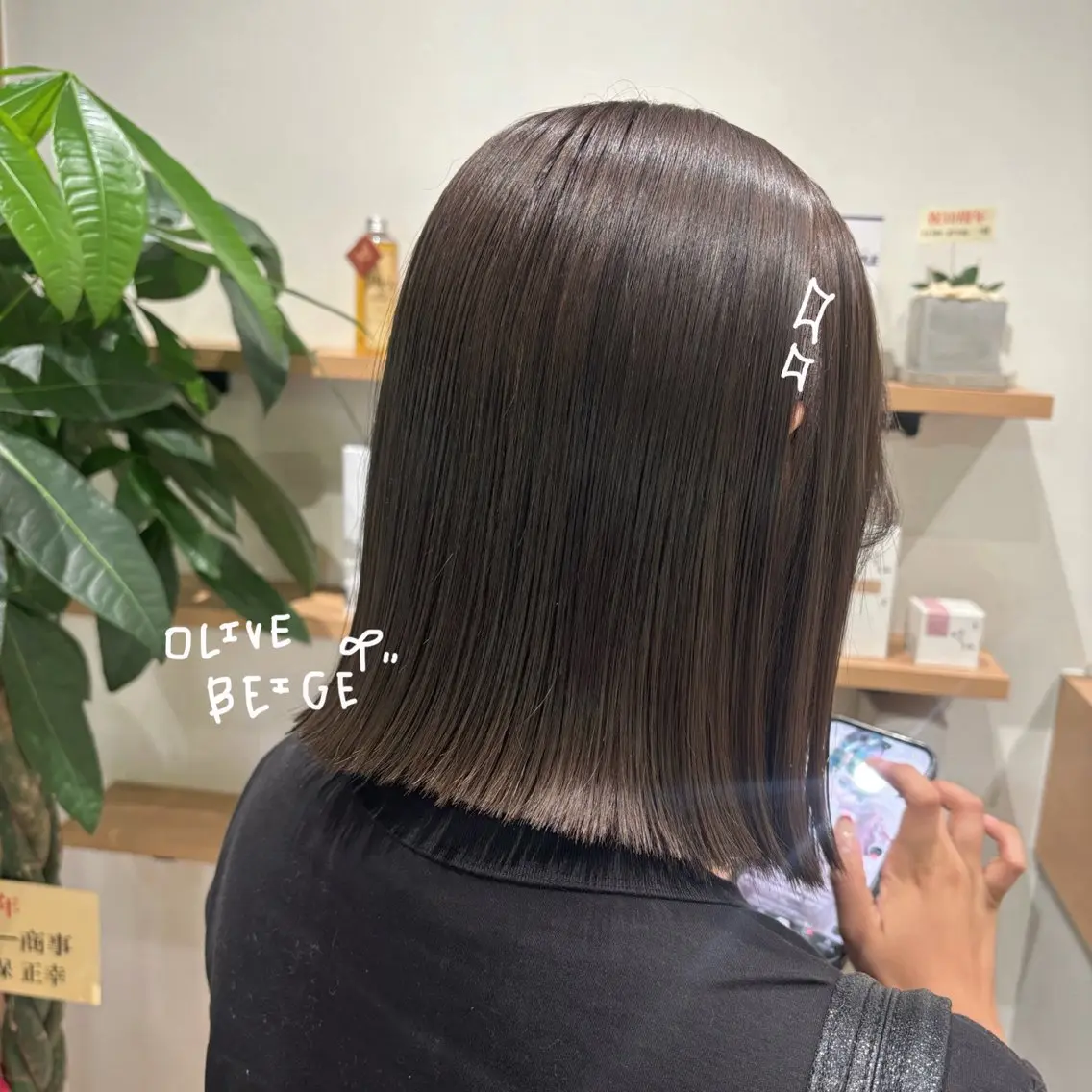 ショート カラー ベージュカラー オリーブベージュ カット ヘアカラー トリートメント regalo Acari🍎のヘアスタイル
