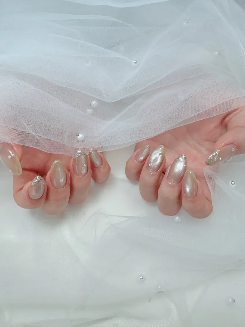 ネイル フレンチネイル ガラスフレンチ キラキラネイル マグネットネイル マグネットフレンチ Queeens nailのネイルデザイン