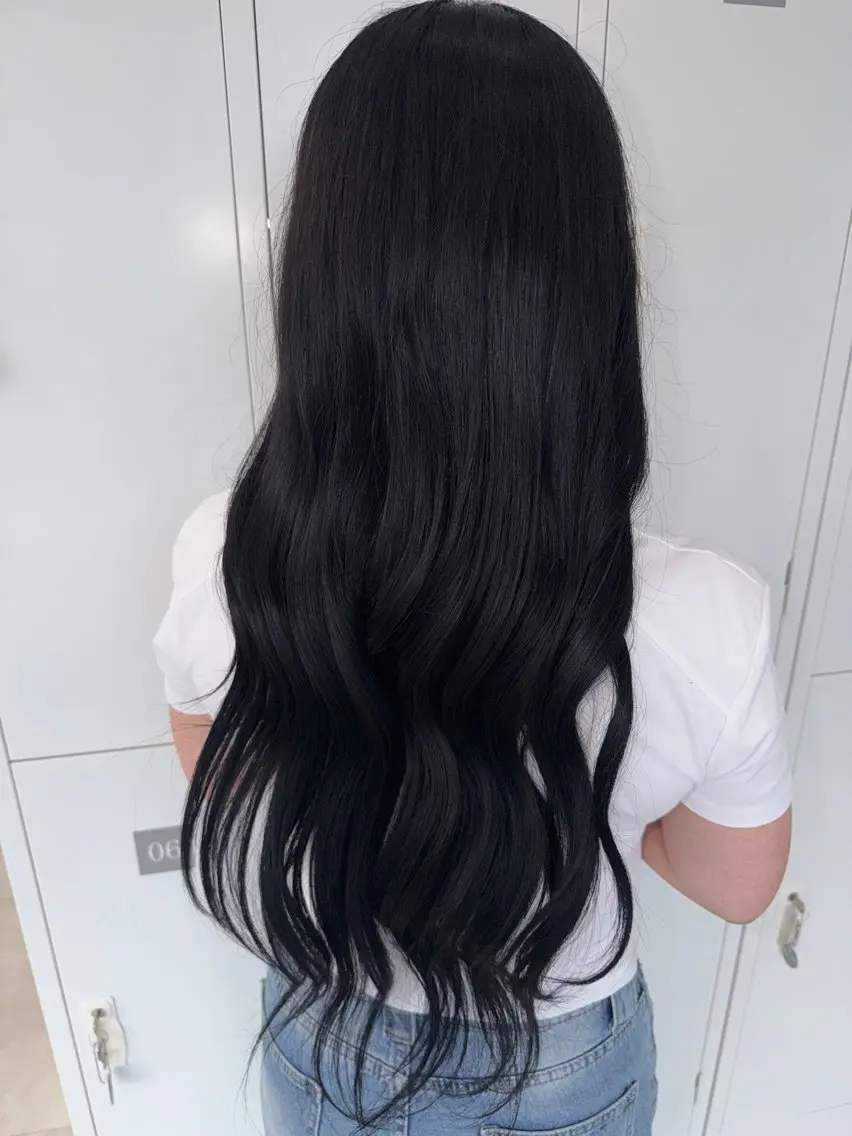 ロング カラー 黒髪 ブルーカラー ブルーブラック 透明感カラー 結城 虹心のヘアスタイル