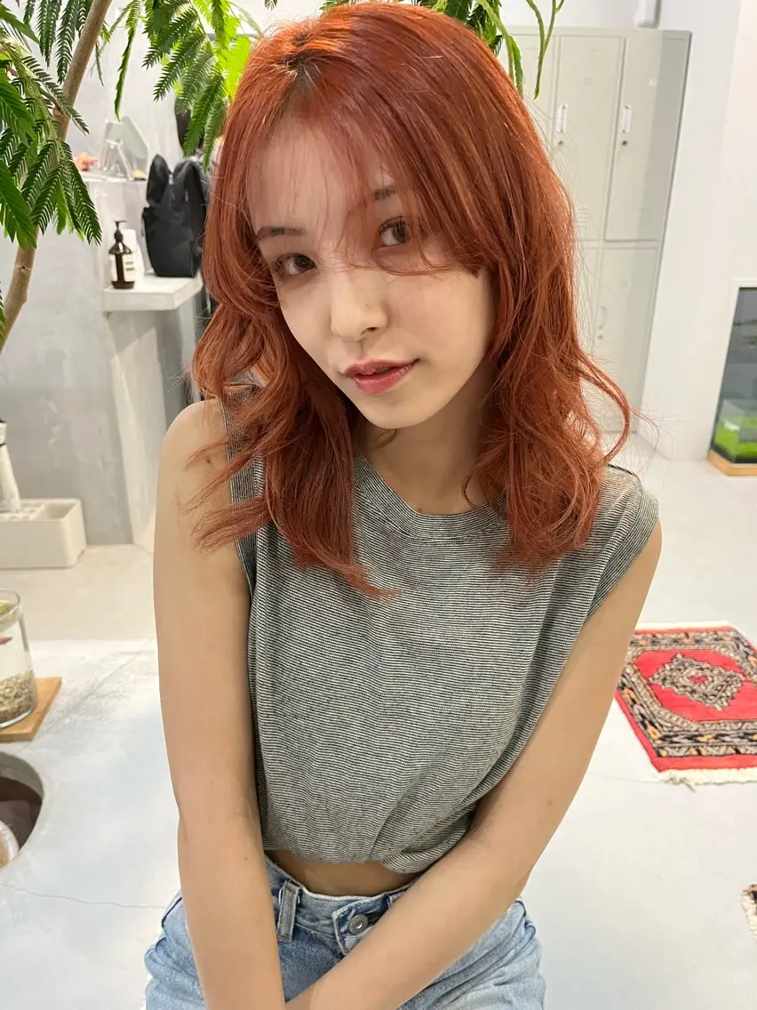 ロング カラー ブリーチ オレンジ カット ヘアカラー トリートメント ブリーチなしカラー ダブルカラーエクステのヘアスタイル